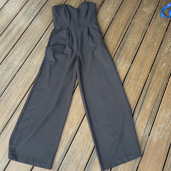 EUC Forever 21 Strapless Sweetheart Jumpsuit Black Medium - Picture 2 of 9